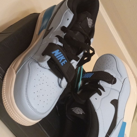 Air Jordan - Picture 5 of 6